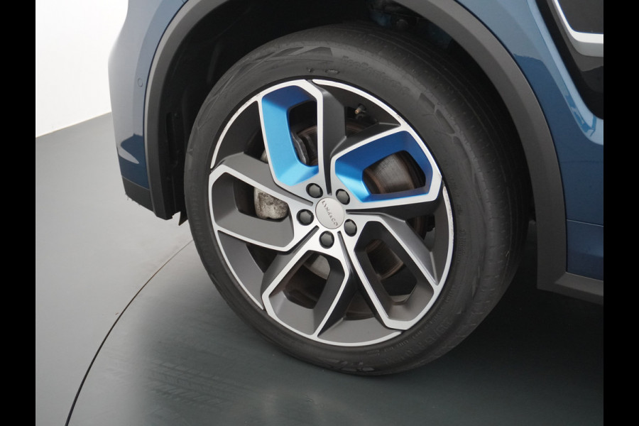 Lynk & Co 01 1.5 PHEV AUT-7 261pk Pano-Schuifdak Lmv 20" 360°Camera Zwarte hemel bekleding Apple Carplay Android Auto Adap.Cruise Navi Pdc Ec Elek.Memory.Stoel File assistent Dodehoek detector Elektrisch bedienbare achterklep Rijstrooksensor Wifi Verkeersbord detectie 425Nm koppel 3,7kw laadvermogen €44.880 Nieuwprijs 1e Eigenaar Origineel NLse auto!