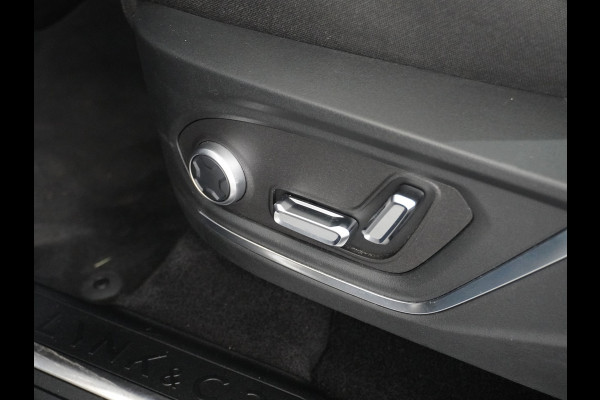 Lynk & Co 01 1.5 PHEV AUT-7 261pk Pano-Schuifdak Lmv 20" 360°Camera Zwarte hemel bekleding Apple Carplay Android Auto Adap.Cruise Navi Pdc Ec Elek.Memory.Stoel File assistent Dodehoek detector Elektrisch bedienbare achterklep Rijstrooksensor Wifi Verkeersbord detectie 425Nm koppel 3,7kw laadvermogen €44.880 Nieuwprijs 1e Eigenaar Origineel NLse auto!