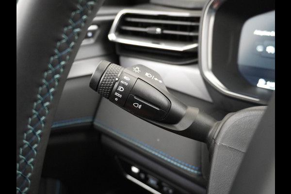 Lynk & Co 01 1.5 PHEV AUT-7 261pk Pano-Schuifdak Lmv 20" 360°Camera Zwarte hemel bekleding Apple Carplay Android Auto Adap.Cruise Navi Pdc Ec Elek.Memory.Stoel File assistent Dodehoek detector Elektrisch bedienbare achterklep Rijstrooksensor Wifi Verkeersbord detectie 425Nm koppel 3,7kw laadvermogen €44.880 Nieuwprijs 1e Eigenaar Origineel NLse auto!