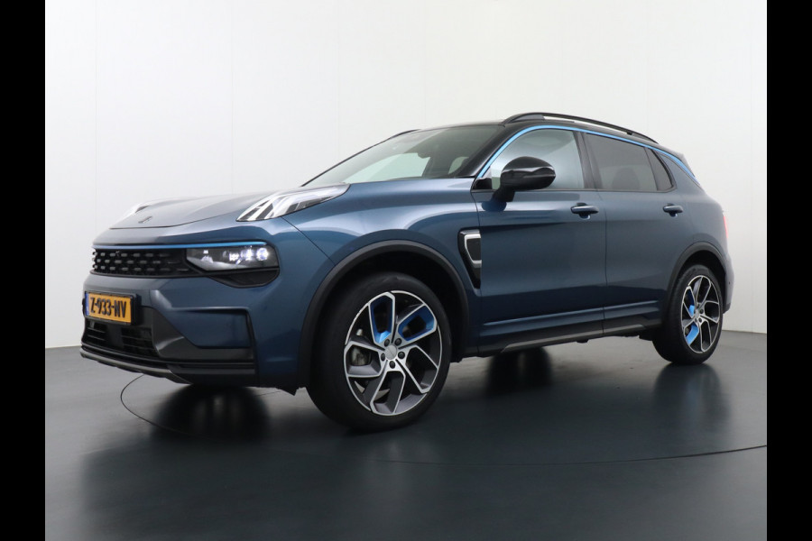 Lynk & Co 01 1.5 PHEV AUT-7 261pk Pano-Schuifdak Lmv 20" 360°Camera Zwarte hemel bekleding Apple Carplay Android Auto Adap.Cruise Navi Pdc Ec Elek.Memory.Stoel File assistent Dodehoek detector Elektrisch bedienbare achterklep Rijstrooksensor Wifi Verkeersbord detectie 425Nm koppel 3,7kw laadvermogen €44.880 Nieuwprijs 1e Eigenaar Origineel NLse auto!