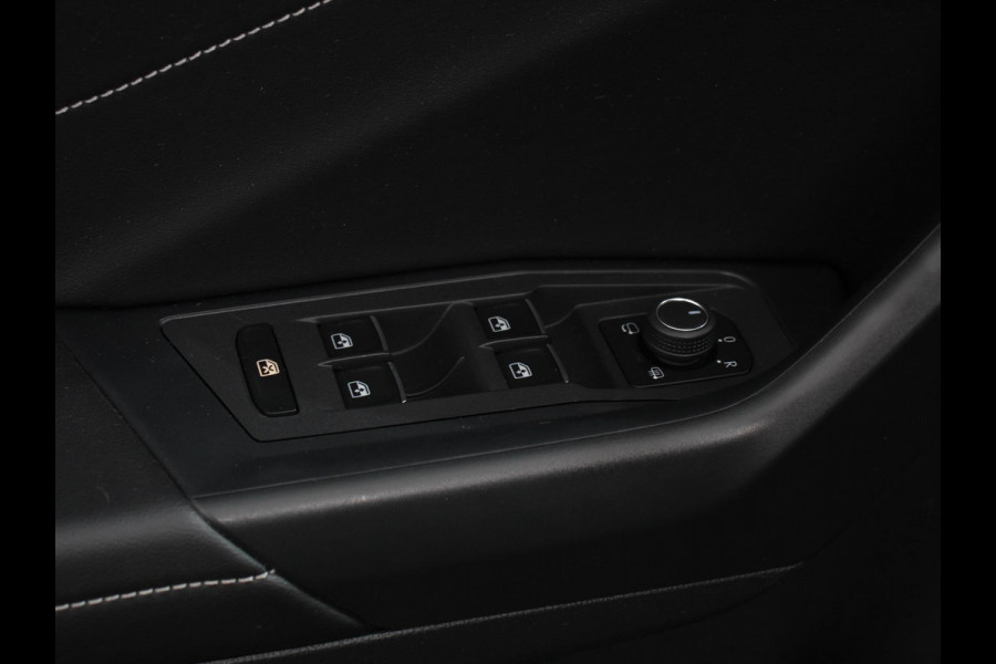 Volkswagen T-Roc 1.5 TSI DSG Style | Navigatie | Apple Carplay / Android Auto | Climate Control | Led | Digitale Cockpit | Adaptive Cruise Control | Trekhaak