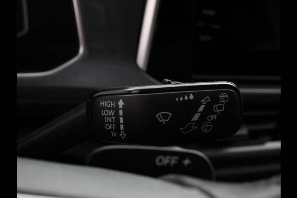 Volkswagen T-Roc 1.5 TSI DSG Style | Navigatie | Apple Carplay / Android Auto | Climate Control | Led | Digitale Cockpit | Adaptive Cruise Control | Trekhaak