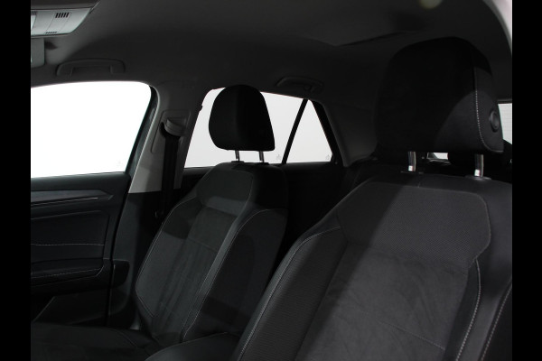 Volkswagen T-Roc 1.5 TSI DSG Style | Navigatie | Apple Carplay / Android Auto | Climate Control | Led | Digitale Cockpit | Adaptive Cruise Control | Trekhaak