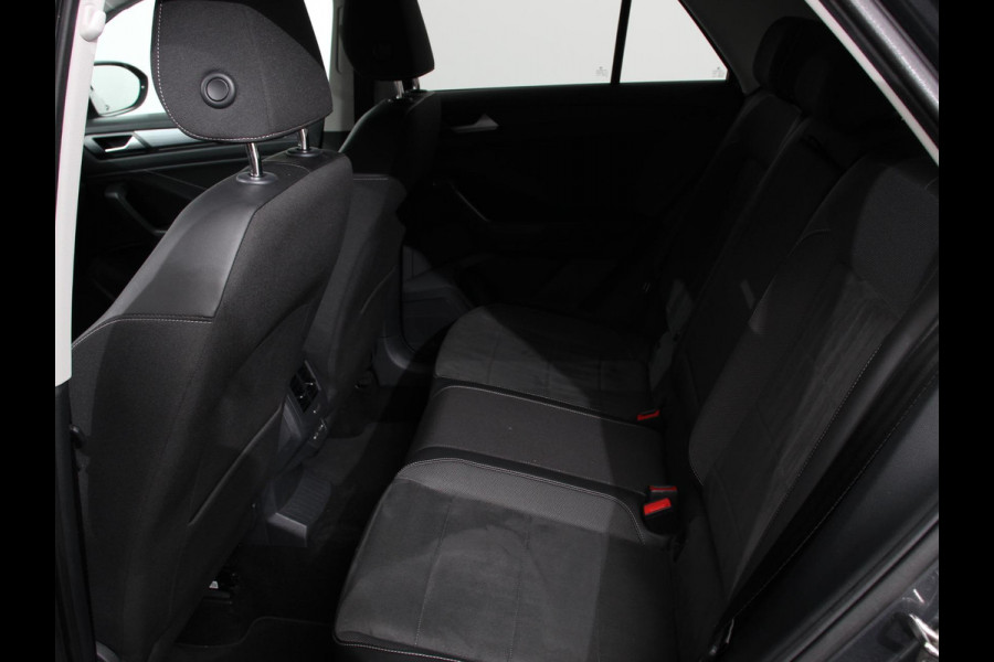 Volkswagen T-Roc 1.5 TSI DSG Style | Navigatie | Apple Carplay / Android Auto | Climate Control | Led | Digitale Cockpit | Adaptive Cruise Control | Trekhaak