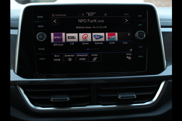 Volkswagen T-Roc 1.5 TSI DSG Style | Navigatie | Apple Carplay / Android Auto | Climate Control | Led | Digitale Cockpit | Adaptive Cruise Control | Trekhaak