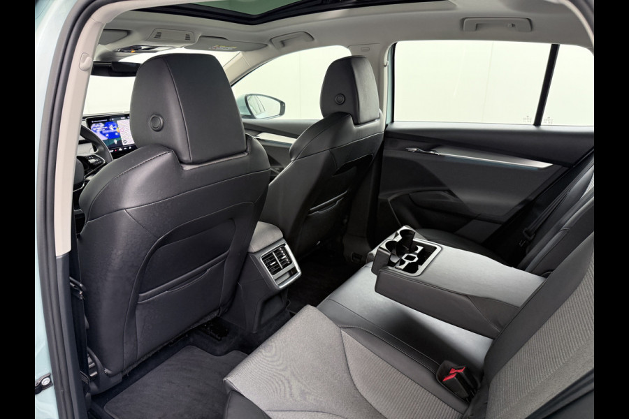 Škoda ENYAQ iV 60 Pano-Dak Camera Trekhaak Navi Ecc Apple Carplay Android Auto Cruise Control Pdc DAB Lmv 19" Keyless Led Connected services SOH 89%  Origineel Nederlandse Auto