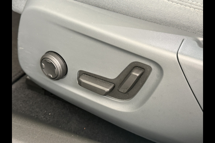 Polestar 2 AUT. 408 pk Long Range Dual Motor Pano-Dak Harman&Kardon® Electr.Stoelen Verwarmd+Achterbank+Stuur Adaptive-Cruise Carplay Andro SOH 97,5% 78kWh Verkeersbord detectie Regen-Lichtsensor Virtual-Cockpit Home-Link Bots waarschuwing Autonoom-Rem Lane Assist Keyless Connected 1e Eigenaar Origineel Nederlandse Auto 1.500kg Trekvermogen 660Nm! € 61.000 nieuw!