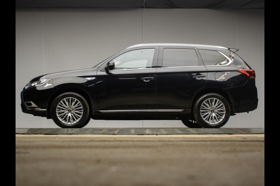 Mitsubishi Outlander 2.4 PHEV Intense Sport (APPLECARPLAY,CAMERA,PDC,STOELVERWARMING,CRUISE,SPORTSTOELEN,LM VELGEN,NETTE STAAT)