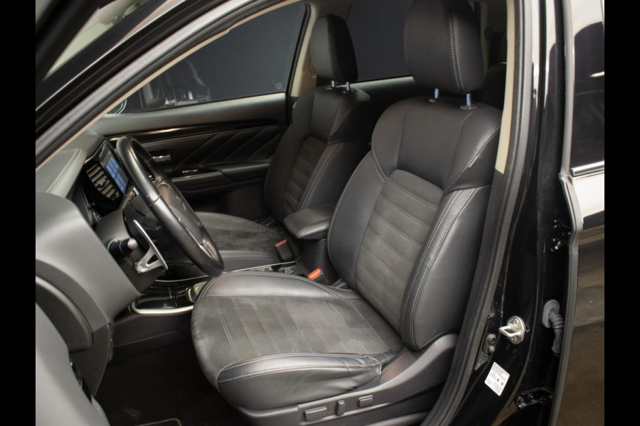 Mitsubishi Outlander 2.4 PHEV Intense Sport (APPLECARPLAY,CAMERA,PDC,STOELVERWARMING,CRUISE,SPORTSTOELEN,LM VELGEN,NETTE STAAT)