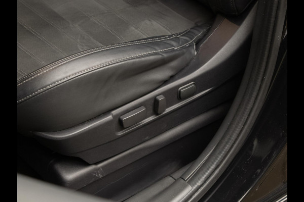 Mitsubishi Outlander 2.4 PHEV Intense Sport (APPLECARPLAY,CAMERA,PDC,STOELVERWARMING,CRUISE,SPORTSTOELEN,LM VELGEN,NETTE STAAT)