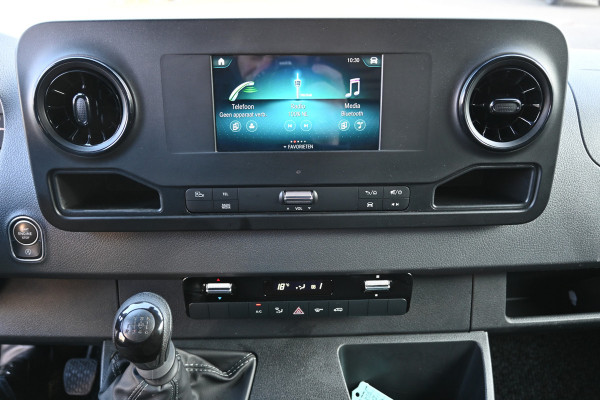 Mercedes-Benz Sprinter 317 CDI L2H2 RWD MBUX met camera, Led in laadruimte, Opstap