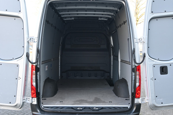 Mercedes-Benz Sprinter 317 CDI L2H2 RWD MBUX met camera, Led in laadruimte, Opstap