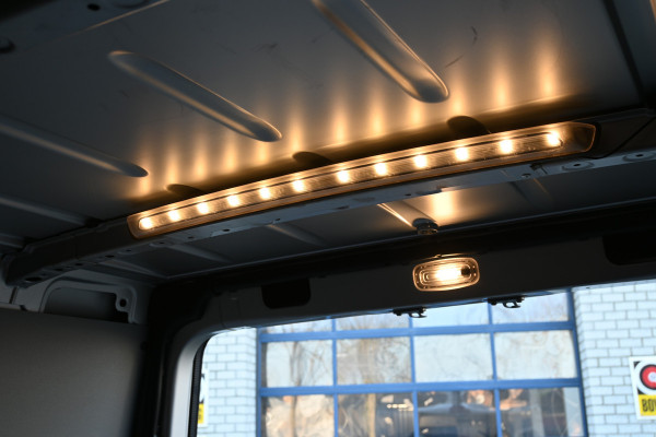 Mercedes-Benz Sprinter 317 CDI L2H2 RWD MBUX met camera, Led in laadruimte, Opstap