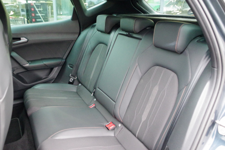 CUPRA Formentor 1.4 e-Hybrid 245 PK VZ Performance PHEV, Camera, Kuipstoelen, Adap. Cruise Control