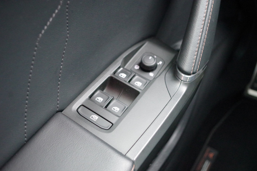 CUPRA Formentor 1.4 e-Hybrid 245 PK VZ Performance PHEV, Camera, Kuipstoelen, Adap. Cruise Control