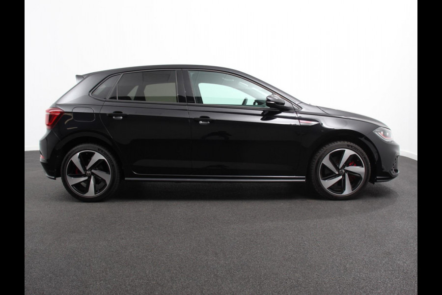 Volkswagen Polo 2.0 TSI GTI Automaat Navigatie Apple Carplay / Android Auto Adaptive Cruise Control Parkersensoren Park Assist Dodehoek Assistent Stoelverwarming Climate Control