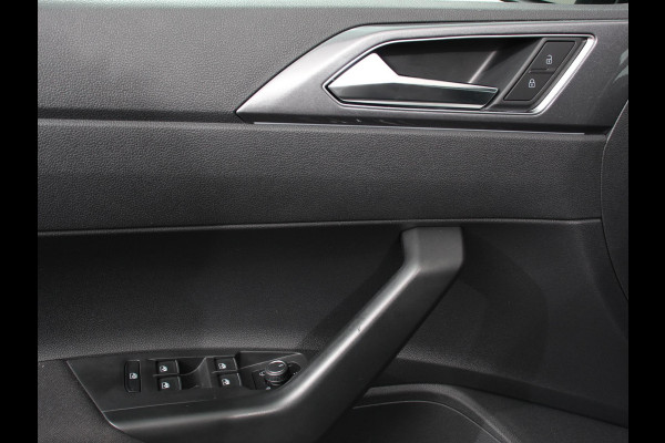 Volkswagen Polo 2.0 TSI GTI Automaat Navigatie Apple Carplay / Android Auto Adaptive Cruise Control Parkersensoren Park Assist Dodehoek Assistent Stoelverwarming Climate Control