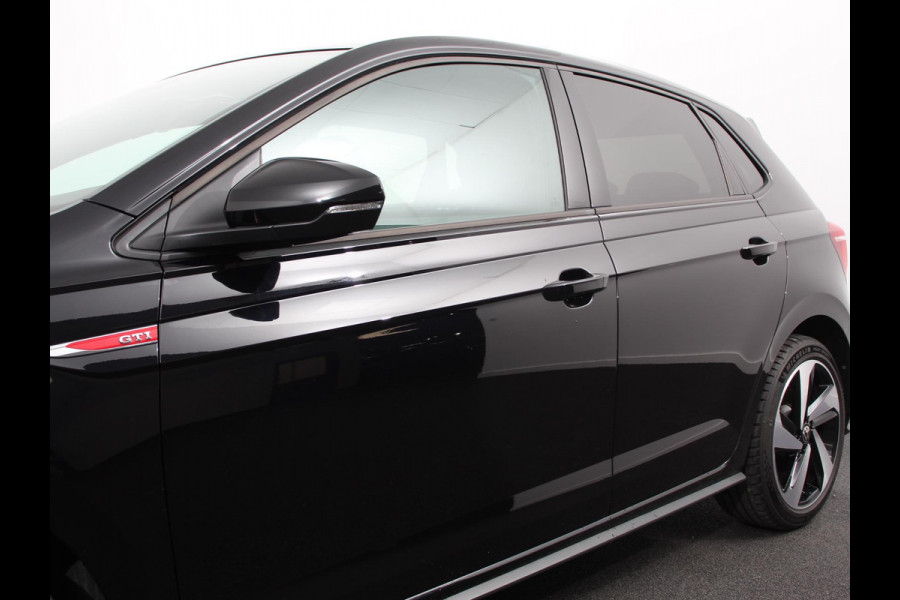 Volkswagen Polo 2.0 TSI GTI Automaat Navigatie Apple Carplay / Android Auto Adaptive Cruise Control Parkersensoren Park Assist Dodehoek Assistent Stoelverwarming Climate Control