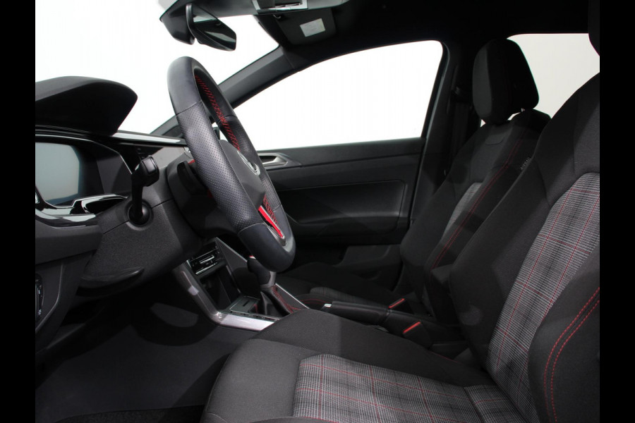 Volkswagen Polo 2.0 TSI GTI Automaat Navigatie Apple Carplay / Android Auto Adaptive Cruise Control Parkersensoren Park Assist Dodehoek Assistent Stoelverwarming Climate Control