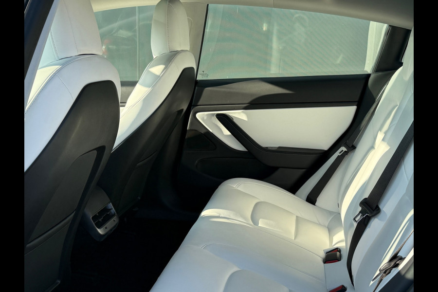 Tesla Model 3 Long Range AWD 75 kWh 92% SOH Trekhaak Autopilot