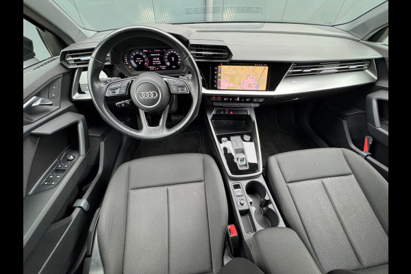 Audi A3 Limousine 30 TFSI Automaat * Carplay * Optiek Zwart * Parkeersensoren *