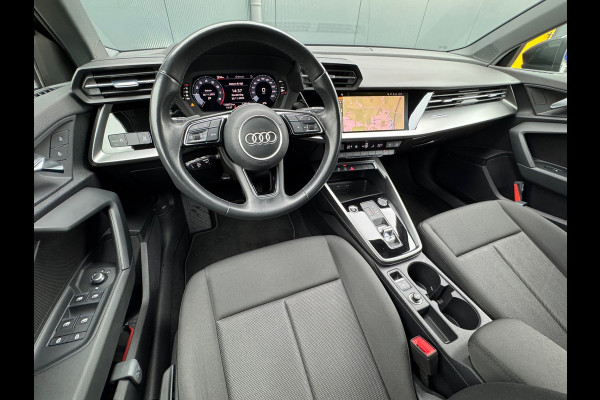 Audi A3 Limousine 30 TFSI Automaat * Carplay * Optiek Zwart * Parkeersensoren *