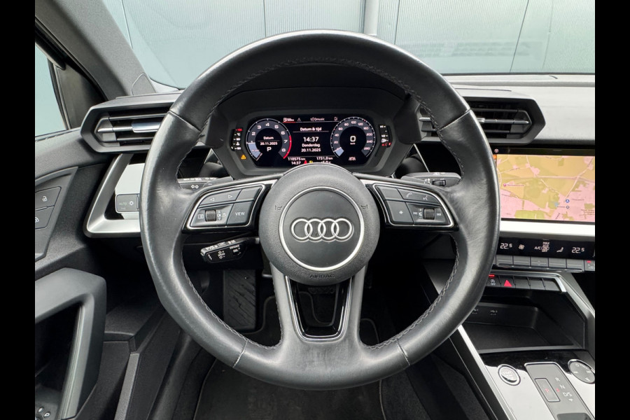 Audi A3 Limousine 30 TFSI Automaat * Carplay * Optiek Zwart * Parkeersensoren *