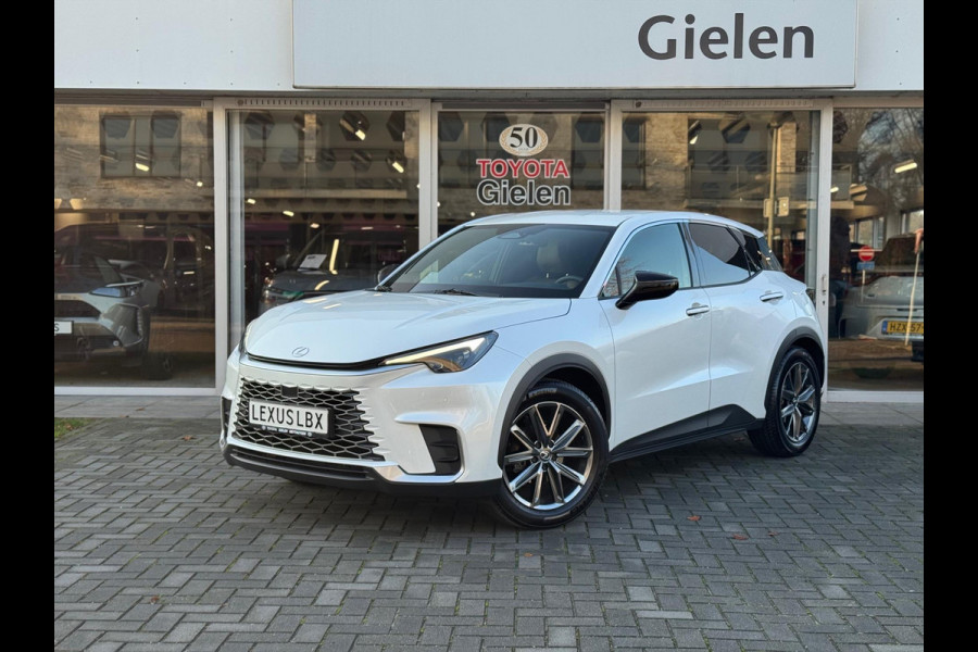 Lexus LBX 1.5 Hybrid Elegant | Leer, Privacy Glass, Stoel + Stuurverwarming, Dodehoekherkenning, Parkeersensoren, 18 inch