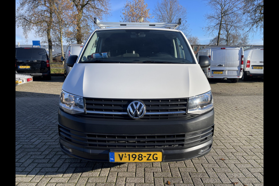 Volkswagen Transporter 2.0 TDI 102pk L1H1 Comfortline / vaste prijs rijklaar € 14.950 ex btw / bpm vrij / euro 6 diesel / Bott ingerichte laadruimte / airco / cruise / imperial / trekhaak !