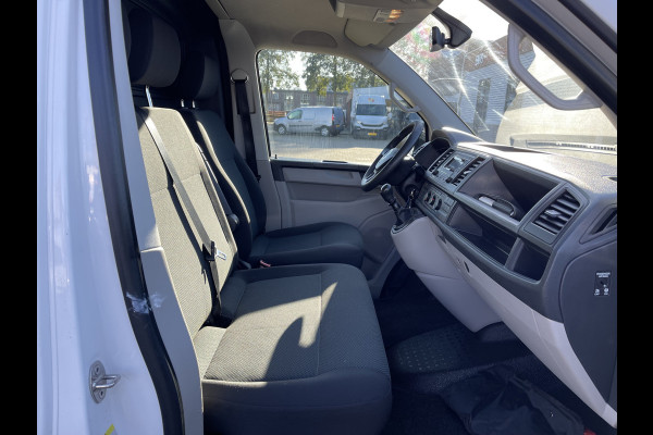 Volkswagen Transporter 2.0 TDI 102pk L1H1 Comfortline / vaste prijs rijklaar € 14.950 ex btw / bpm vrij / euro 6 diesel / Bott ingerichte laadruimte / airco / cruise / imperial / trekhaak !