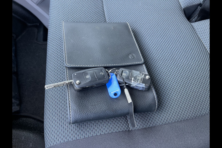 Volkswagen Transporter 2.0 TDI 102pk L1H1 Comfortline / vaste prijs rijklaar € 14.950 ex btw / bpm vrij / euro 6 diesel / Bott ingerichte laadruimte / airco / cruise / imperial / trekhaak !