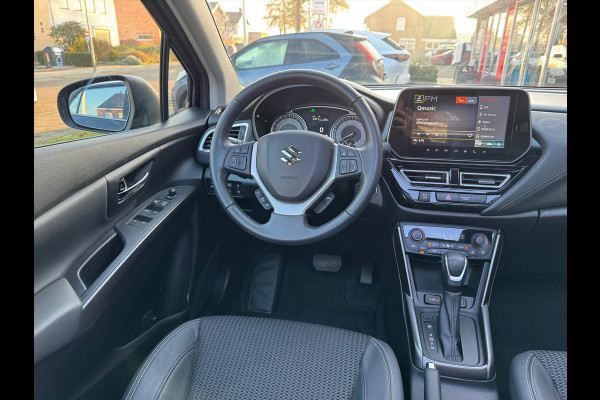 Suzuki S-Cross 1.5 Hybrid Automaat Style | Panoramadak, 360 Camera, Dodehoekherkenning, Parkeersensoren, Stoelverwarming, Keyless