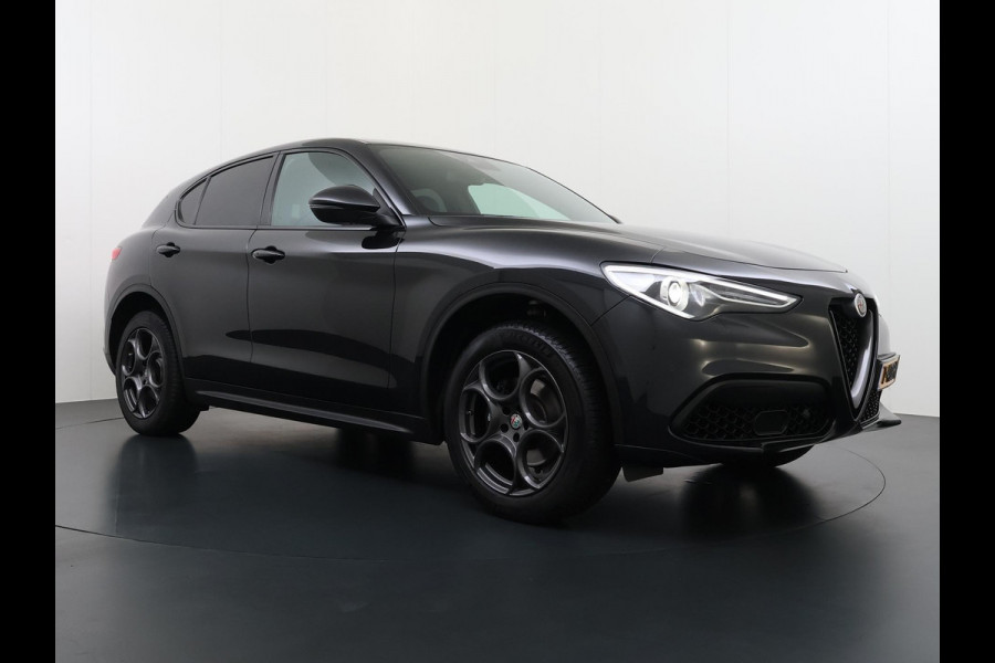 Alfa Romeo Stelvio 2.0 T AWD Super Q4 VAN: 33.900,- VOOR 30.877,- UW EINDEJAARSVOORDEEL: 3.023,- | BOMVOL| STOEL/ STUURVERW.| ELEK. ACHTERKLEP| CAMERA| MEM. STOEL| DODE HOEK| APPLE CARPLAY|