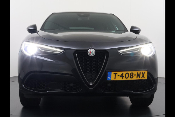 Alfa Romeo Stelvio 2.0 T AWD Super Q4 VAN: 33.900,- VOOR 30.877,- UW EINDEJAARSVOORDEEL: 3.023,- | BOMVOL| STOEL/ STUURVERW.| ELEK. ACHTERKLEP| CAMERA| MEM. STOEL| DODE HOEK| APPLE CARPLAY|