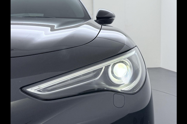 Alfa Romeo Stelvio 2.0 T AWD Super Q4 VAN: 33.900,- VOOR 30.877,- UW EINDEJAARSVOORDEEL: 3.023,- | BOMVOL| STOEL/ STUURVERW.| ELEK. ACHTERKLEP| CAMERA| MEM. STOEL| DODE HOEK| APPLE CARPLAY|