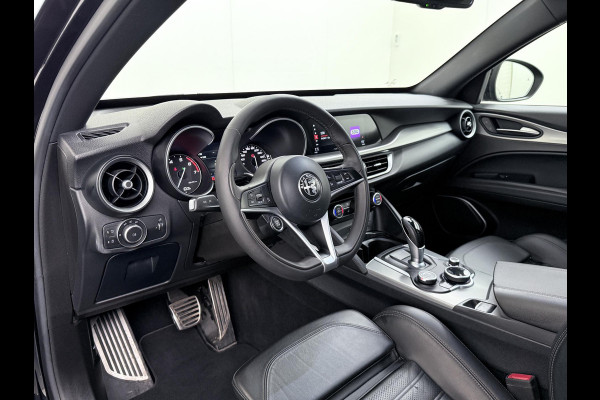 Alfa Romeo Stelvio 2.0 T AWD Super Q4 VAN: 33.900,- VOOR 30.877,- UW EINDEJAARSVOORDEEL: 3.023,- | BOMVOL| STOEL/ STUURVERW.| ELEK. ACHTERKLEP| CAMERA| MEM. STOEL| DODE HOEK| APPLE CARPLAY|