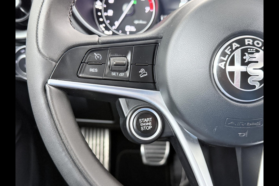 Alfa Romeo Stelvio 2.0 T AWD Super Q4 VAN: 33.900,- VOOR 30.877,- UW EINDEJAARSVOORDEEL: 3.023,- | BOMVOL| STOEL/ STUURVERW.| ELEK. ACHTERKLEP| CAMERA| MEM. STOEL| DODE HOEK| APPLE CARPLAY|