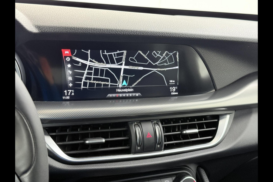 Alfa Romeo Stelvio 2.0 T AWD Super Q4 VAN: 33.900,- VOOR 30.877,- UW EINDEJAARSVOORDEEL: 3.023,- | BOMVOL| STOEL/ STUURVERW.| ELEK. ACHTERKLEP| CAMERA| MEM. STOEL| DODE HOEK| APPLE CARPLAY|