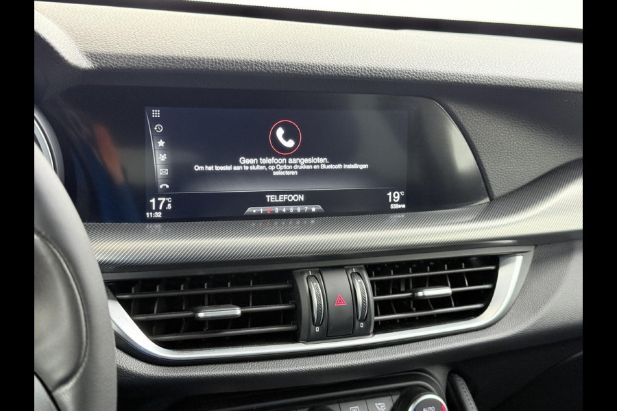 Alfa Romeo Stelvio 2.0 T AWD Super Q4 VAN: 33.900,- VOOR 30.877,- UW EINDEJAARSVOORDEEL: 3.023,- | BOMVOL| STOEL/ STUURVERW.| ELEK. ACHTERKLEP| CAMERA| MEM. STOEL| DODE HOEK| APPLE CARPLAY|