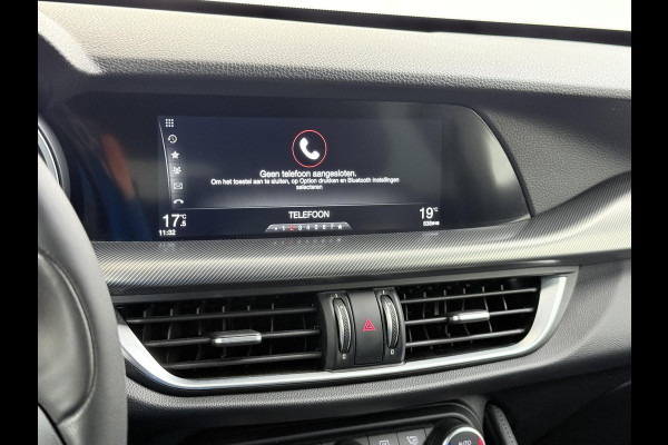 Alfa Romeo Stelvio 2.0 T AWD Super Q4 VAN: 33.900,- VOOR 30.877,- UW EINDEJAARSVOORDEEL: 3.023,- | BOMVOL| STOEL/ STUURVERW.| ELEK. ACHTERKLEP| CAMERA| MEM. STOEL| DODE HOEK| APPLE CARPLAY|