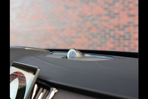 Volvo XC90 T8 AWD Ultra Dark | Pano - Massage - Trekhaak - B&W