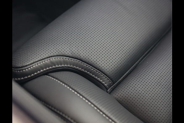 Volvo XC90 T8 AWD Ultra Dark | Pano - Massage - Trekhaak - B&W