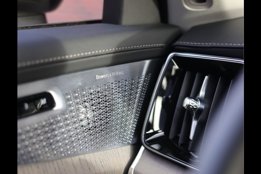 Volvo XC90 T8 AWD Ultra Dark | Pano - Massage - Trekhaak - B&W