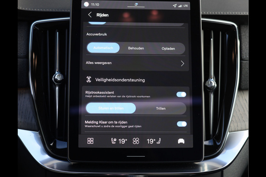 Volvo XC90 T8 AWD Ultra Dark | Pano - Massage - Trekhaak - B&W