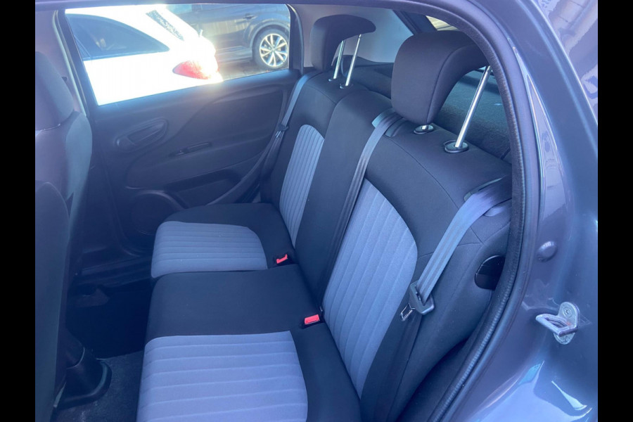 Fiat Punto Evo TWINAIR 5-DEURS/CLIMA/NAVI/PDC/ZUINIG