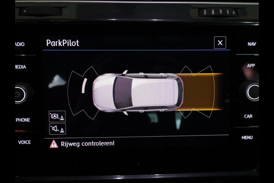 Volkswagen e-Golf E-DITION 136pk | Navi| Parksensors| LM-velgen| LED| SOH91%