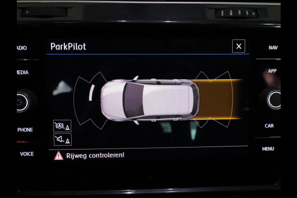 Volkswagen e-Golf E-DITION 136pk | Navi| Parksensors| LM-velgen| LED| SOH91%