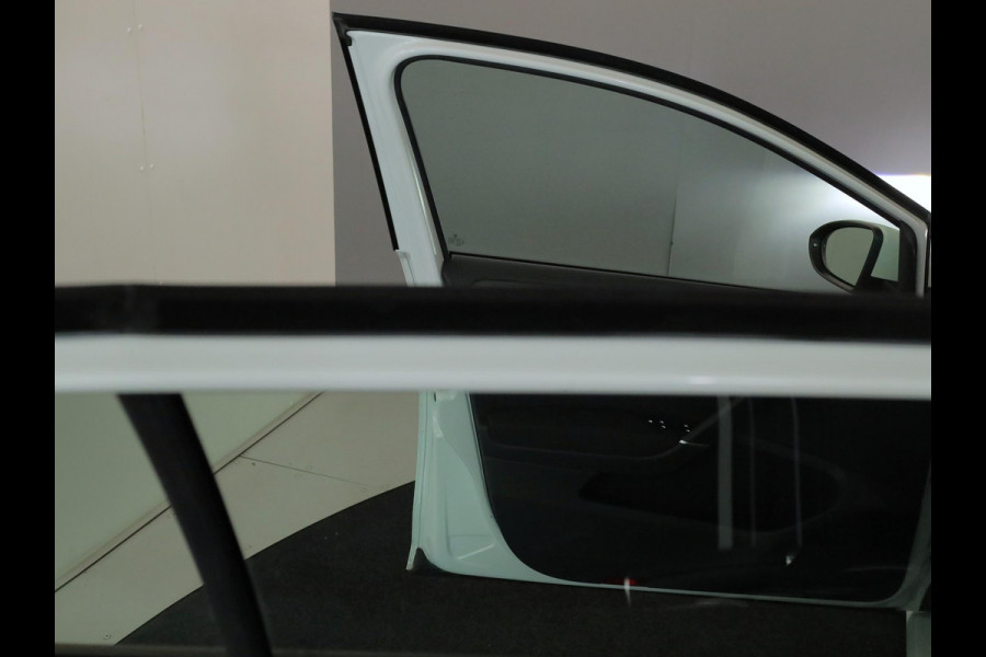 Volkswagen e-Golf E-DITION 136pk | Navi| Parksensors| LM-velgen| LED| SOH91%