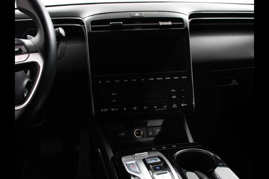 Hyundai Tucson 1.6 T-GDI PHEV Comfort 4WD Climate control Cruise control Parkeersensoren achter Achteruitrij camera Navigatie LED Apple Carplay/ Android Auto