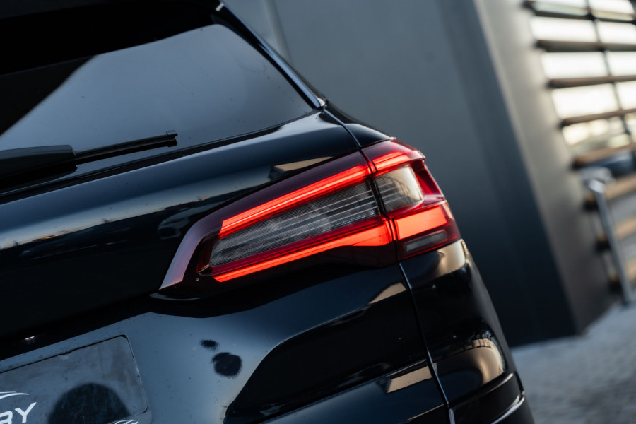 BMW X5 xDrive45e High Executive - M Sport | Maxton Pakket | Panorama | Stoelkoeling & Massage | Elek. Trekhaak